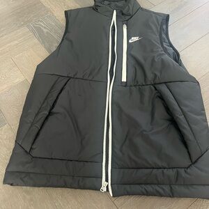 Nike vest Euc
